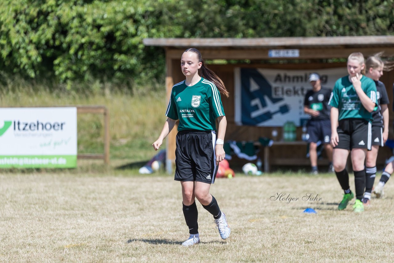 Bild 126 - wBJ TuRa Meldorf/Buesum - JFV Luebeck : Ergebnis: 1:0